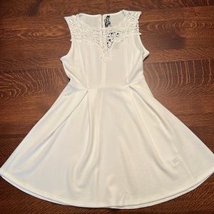 NWT Women’s White Mark White Dress With Lace Detail In Size Small